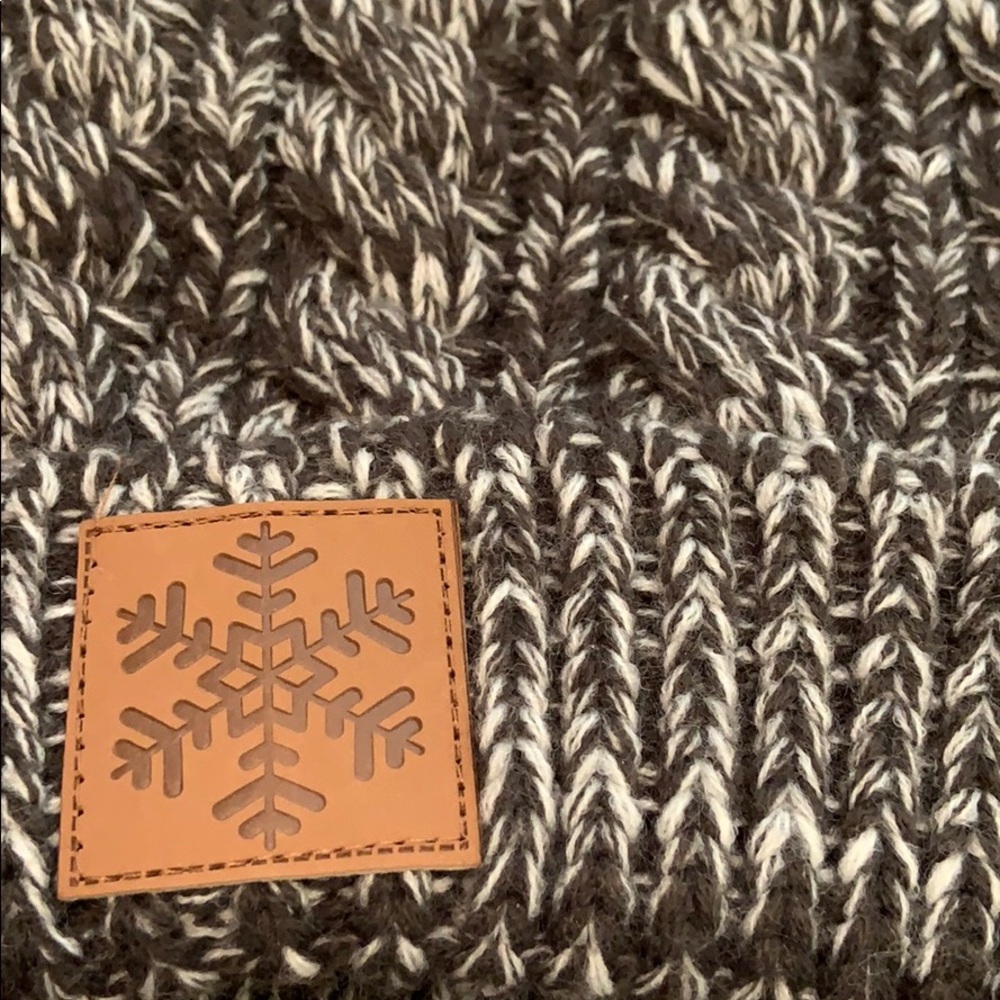 Beanie - Picture 2 of 3